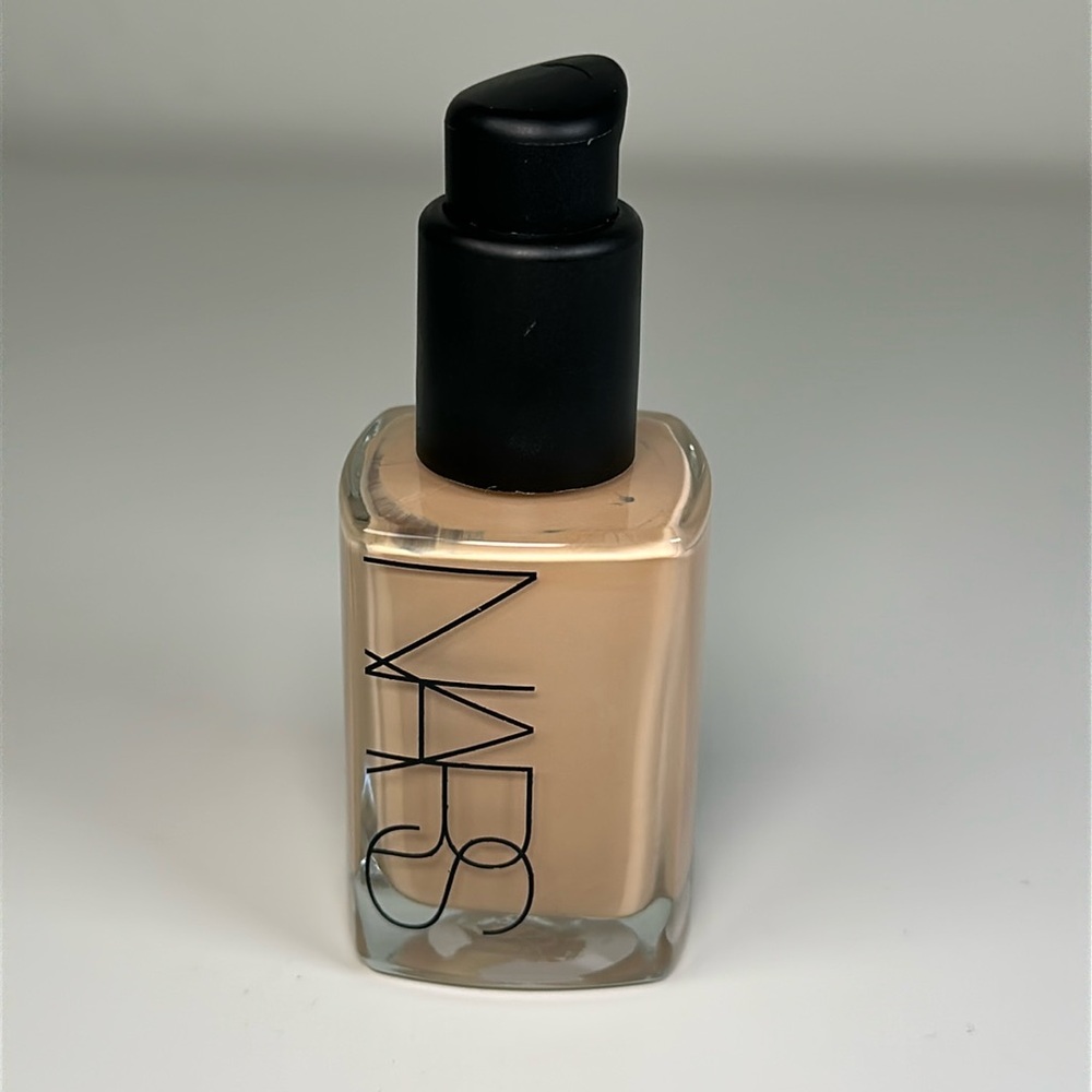 NARS Sheer Glow Foundation "Punjab" (w/ pump)